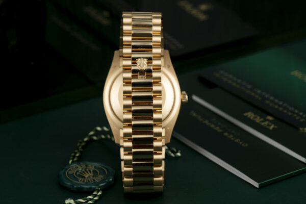 Rolex  Day-Date 36  Oyster, 36 mm, yellow gold  M128238-0069