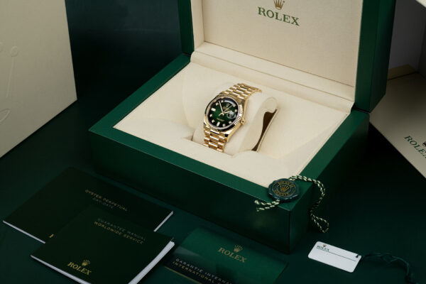 Rolex  Day-Date 36  Oyster, 36 mm, yellow gold  M128238-0069